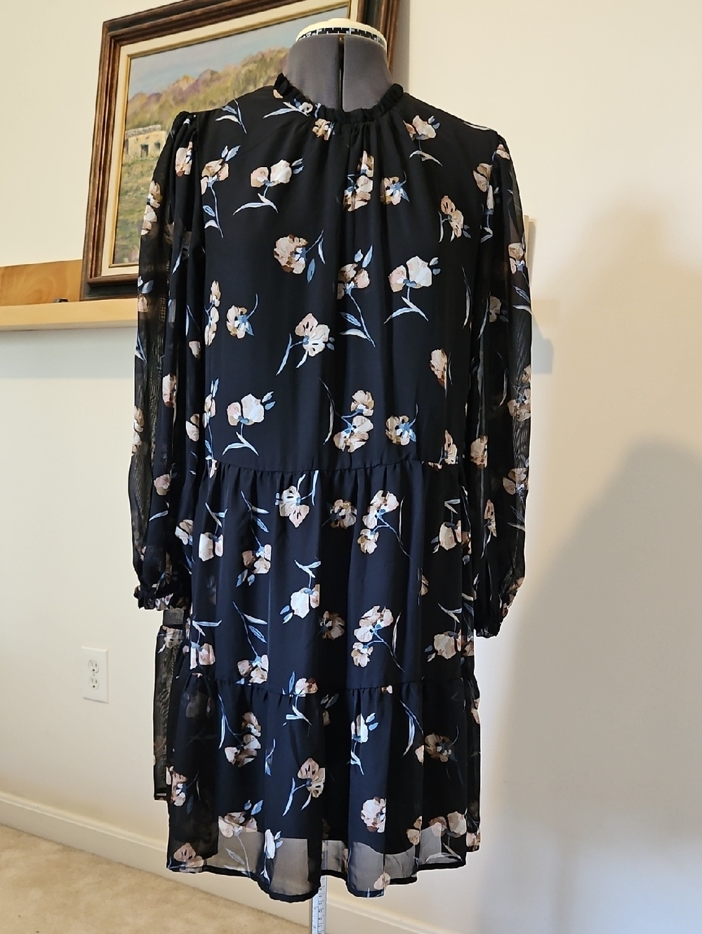 Women's Black Floral Tiered Long-Sleeve Dress